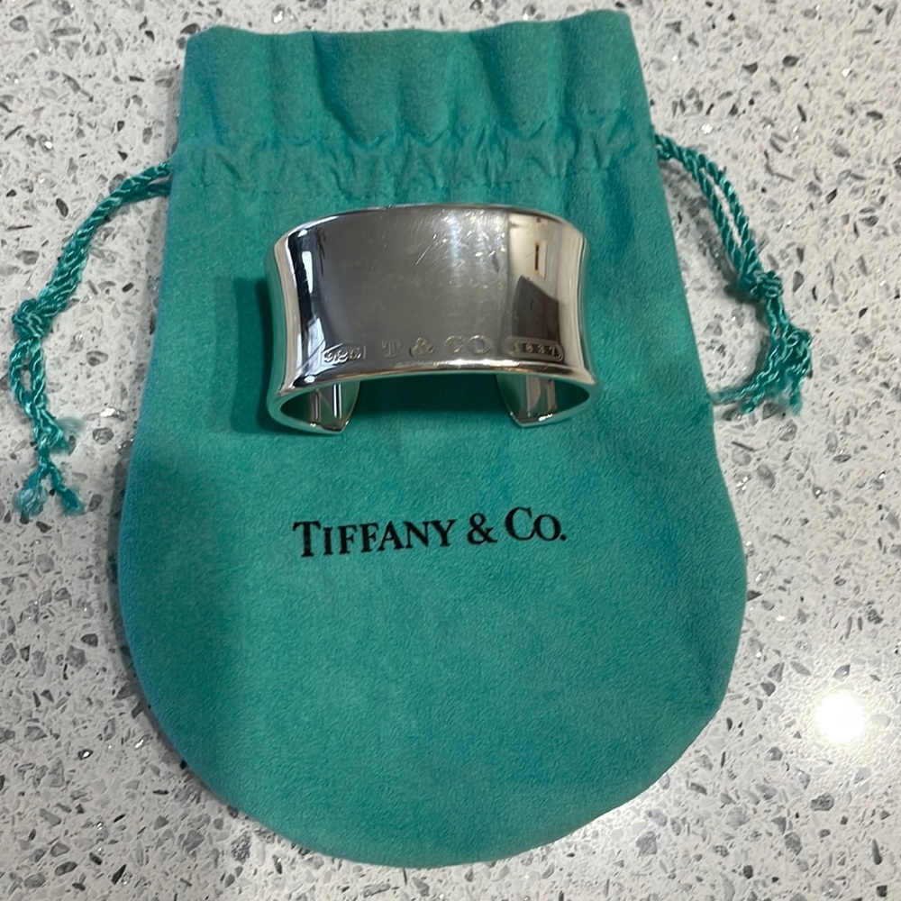 ATHENTIC!! Tiffany wide cuff.